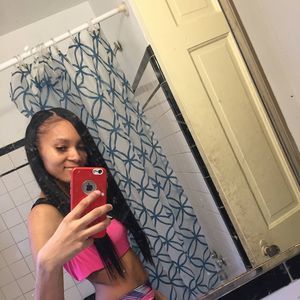 Meet your Posher, Zena